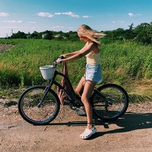 Meet your Posher, Amelia